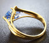 Золотое кольцо с васильковыми сапфирами 3,1 карат Золото