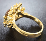 Золотое кольцо с двухцветным орегонским солнечным камнем массой 3,65 карат и бриллиантами Золото