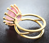 Золотое кольцо с насыщенным морганитом 9,3 карат и бриллиантами Золото