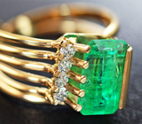 Золотое кольцо с ярким уральским изумрудом 2,46 карат и бриллиантами высоких характеристик Золото