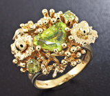 Золотое кольцо со сфеном высокой дисперсии 2,08 карат и демантоидами Золото