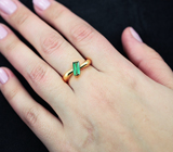 Золотое кольцо с великолепным неоново-зеленым турмалином 0,81 карат Золото