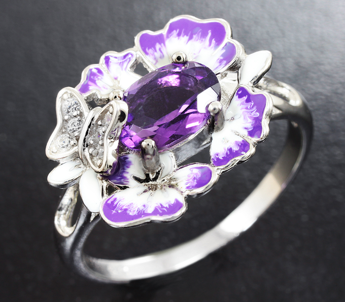 Чудесное серебряное кольцо с аметистом и цветной эмалью