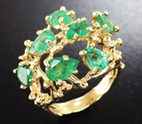 Золотое кольцо с изумрудами массой 3,22 карат и бриллиантами Золото