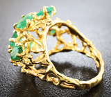 Золотое кольцо с изумрудами массой 3,22 карат и бриллиантами Золото