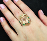 Золотое кольцо с морганитом 6,58 карат и изумрудами высоких характеристик Золото