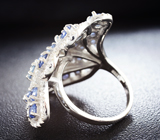 Превосходное серебряное кольцо с васильковыми сапфирами Серебро 925