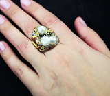 Серебряное кольцо с жемчугом, разноцветными сапфирами и цаворитами Серебро 925