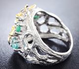 Текстурное серебряное кольцо с изумрудами и апатитом Серебро 925