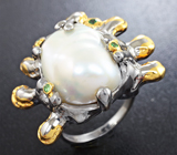Серебряное кольцо с жемчужиной барокко и цаворитами Серебро 925