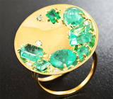Золотое кольцо с уральскими изумрудами массой 4,71 карат и бриллиантами Золото