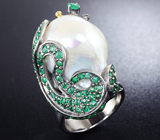 Серебряное кольцо с жемчужиной барокко и изумрудами Серебро 925