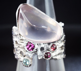Серебряное кольцо с розовым кварцем, родолитами и голубым топазом Серебро 925