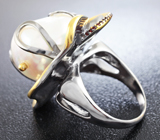 Серебряное кольцо с жемчужиной барокко и мозамбикскими гранатами Серебро 925