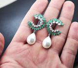Эффектные серебряные серьги с жемчугом и изумрудами Серебро 925