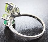 Прелестное серебряное кольцо с изумрудом и перидотами Серебро 925