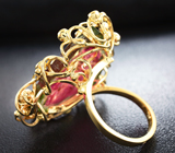 Золотое кольцо со слайсом арбузного турмалина 20,89 карат, зелеными сапфирами, рубеллитами и бриллиантами Золото