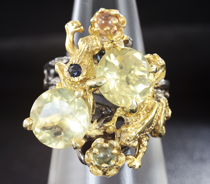 Серебряное кольцо с цитринами и разноцветными сапфирами