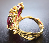 Золотое кольцо с кабошоном рубина 15,2 карат и цаворитами Золото