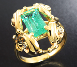 Золотое кольцо с уральским изумрудом 2,03 карат и бриллиантами Золото