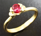Золотое кольцо с двумя рубиновыми шпинелями 0,36 карат Золото