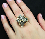 Золотое кольцо с осколком метеорита Кампо-дель-Сьело 81,55 карат, гранатами со сменой цвета и черным бриллиантом Золото