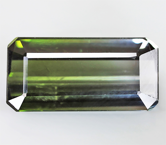 Редкий! Полихромный турмалин 6,57 карат
