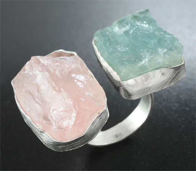 Серебряное кольцо с необработанными аквамарином и розовым кварцем