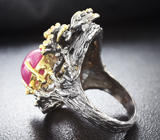 Серебряное кольцо с кабошоном рубина, золотистым турмалином, розовым и синим сапфирами Серебро 925