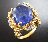 Золотое кольцо с насыщенным кабошоном танзанита 17,54 карат и бриллиантами Золото