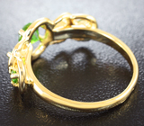 Кольцо с демантоидами гранатами Золото