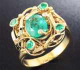 Золотое кольцо с ярким уральским изумрудом 1,21 карат и бриллиантами Золото
