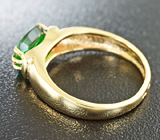Кольцо с цаворитом гранатом Золото