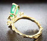 Золотое кольцо с изумрудом 1,44 карат и бриллиантом Золото
