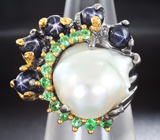 Серебряное кольцо с жемчужиной барокко, звездчатыми сапфирами и цаворитами Серебро 925