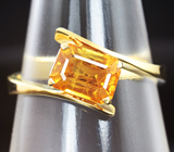 Золотое кольцо с золотисто-желтым сапфиром 1,65 карат Золото