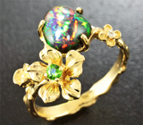 Золотое кольцо с кристаллическим черным опалом 1,31 карат, цаворитом и бриллиантом Золото