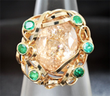 Золотое кольцо с морганитом 7,36 карат и яркими изумрудами Золото