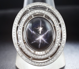 Кольцо со звездчатым и синими сапфирами, а также бриллиантами Золото