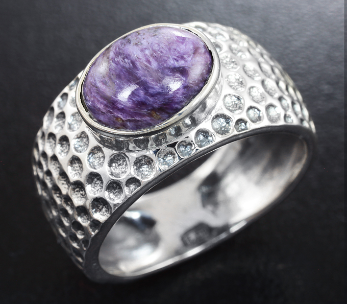 Серебряное кольцо с чароитом