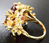 Золотое кольцо с ярким турмалином падпараджа 11,67 карат и бриллиантами Золото