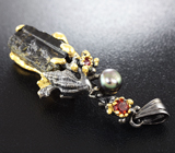Серебряный кулон с необработанным кристаллом турмалина, цветной жемчужиной и гранатами Серебро 925
