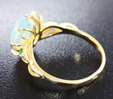 Золотое кольцо с великолепным эфиопским опалом и цаворитами Золото