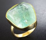 Золотое кольцо с крупным уральским зеленым бериллом 28,96 карат Золото
