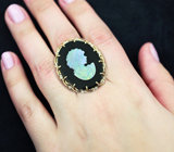 Золотое кольцо с камеей из оникса с резным опалом и бриллиантами Золото