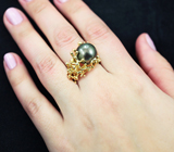 Золотое кольцо с крупной морской жемчужиной и бриллиантами Золото