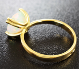 Золотое кольцо с ограненным кристаллическим опалом Золото