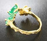 Золотое кольцо с яркими изумрудами и бриллиантом 3,25 карат Золото