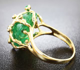 Золотое кольцо с крупным уральским изумрудом 16,93 карат и бриллиантами Золото