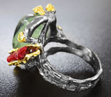 Серебряное кольцо с рутиловым пренитом, кораллом и перидотами Серебро 925